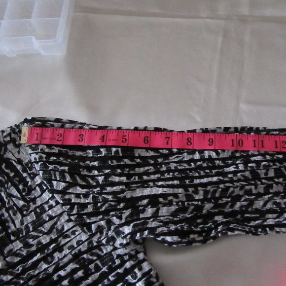 Zip up top or over coat - Attitude size P M - Picture 10 of 14